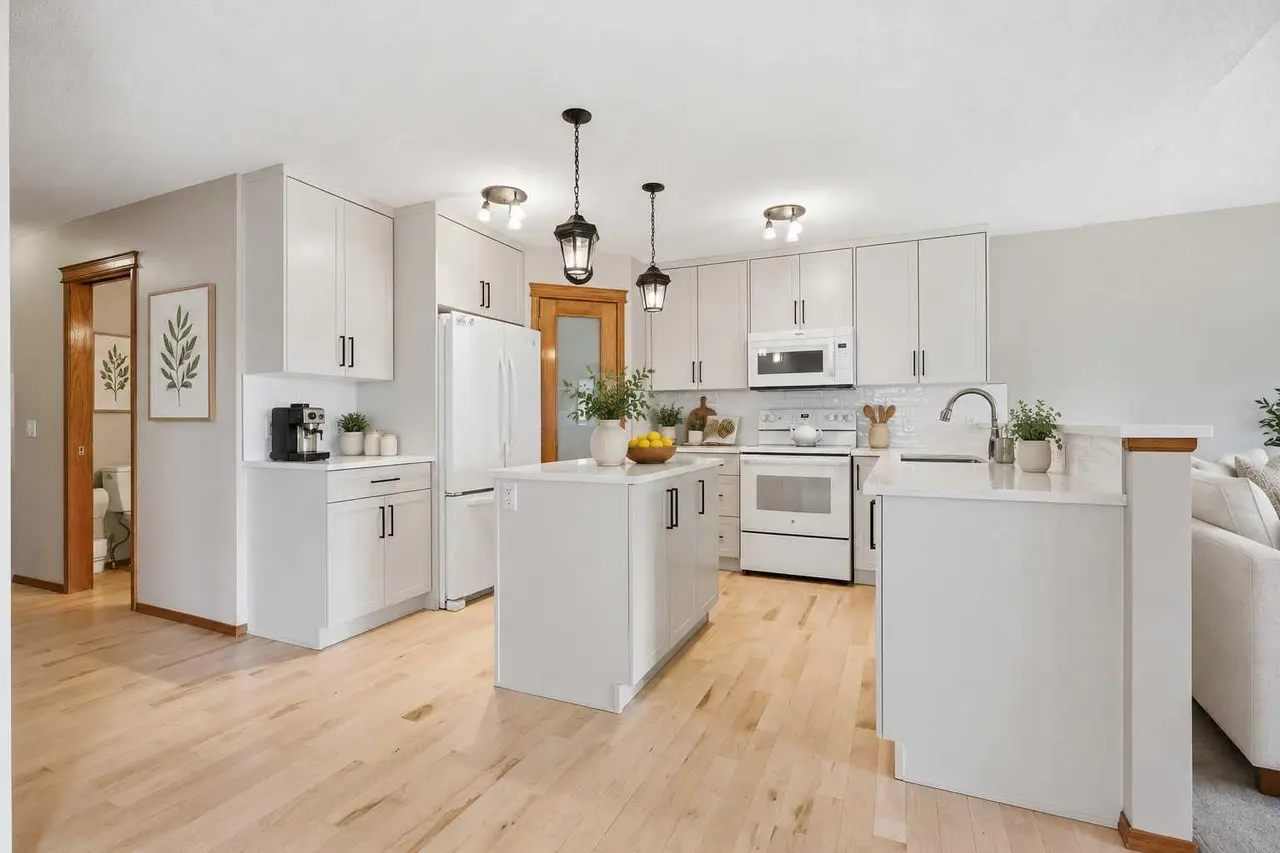 276 Kincora Heights NW