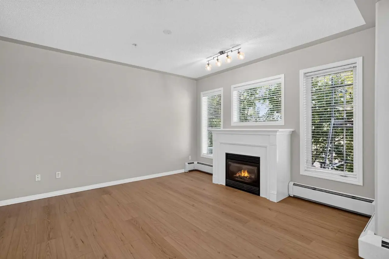 305, 2416 Erlton Street SW