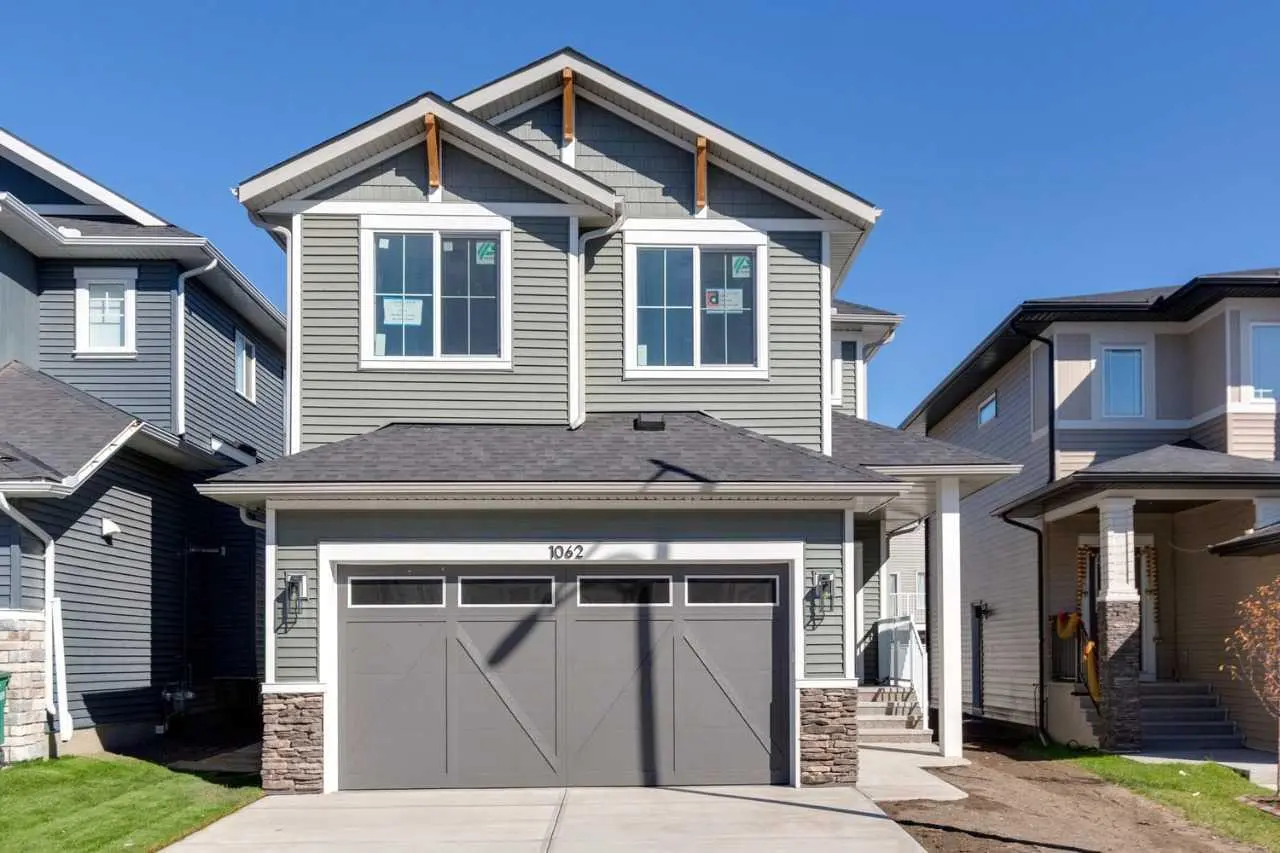 1062 Bayview Crescent SW