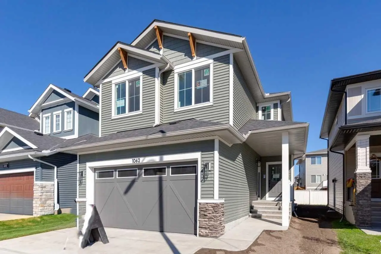 1062 Bayview Crescent SW