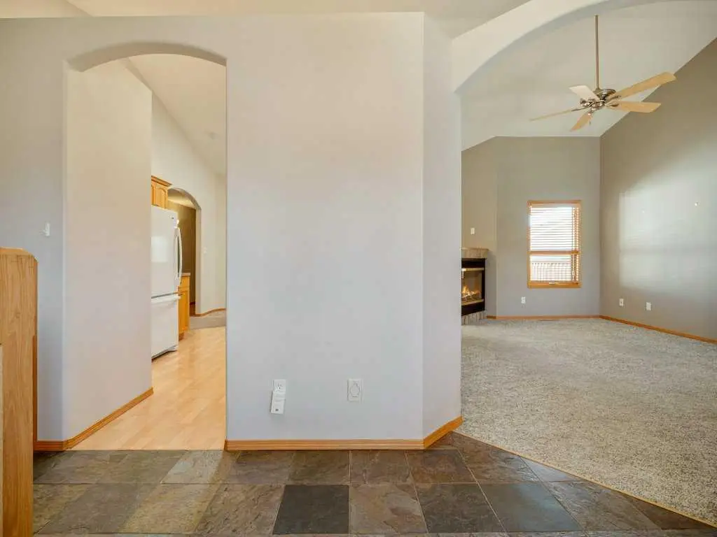 83 Rivergreen Road W