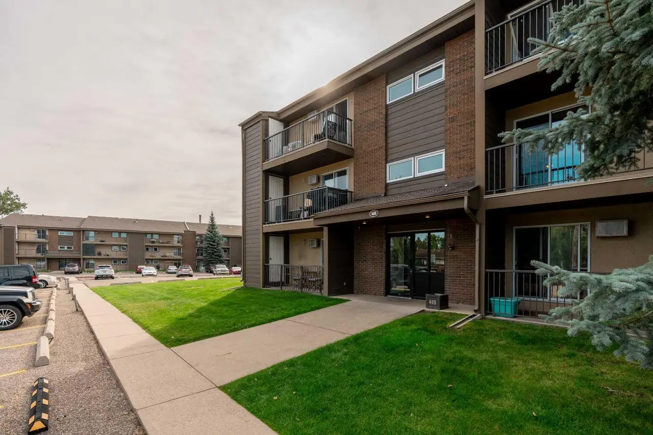 310, 405 Columbia Boulevard W