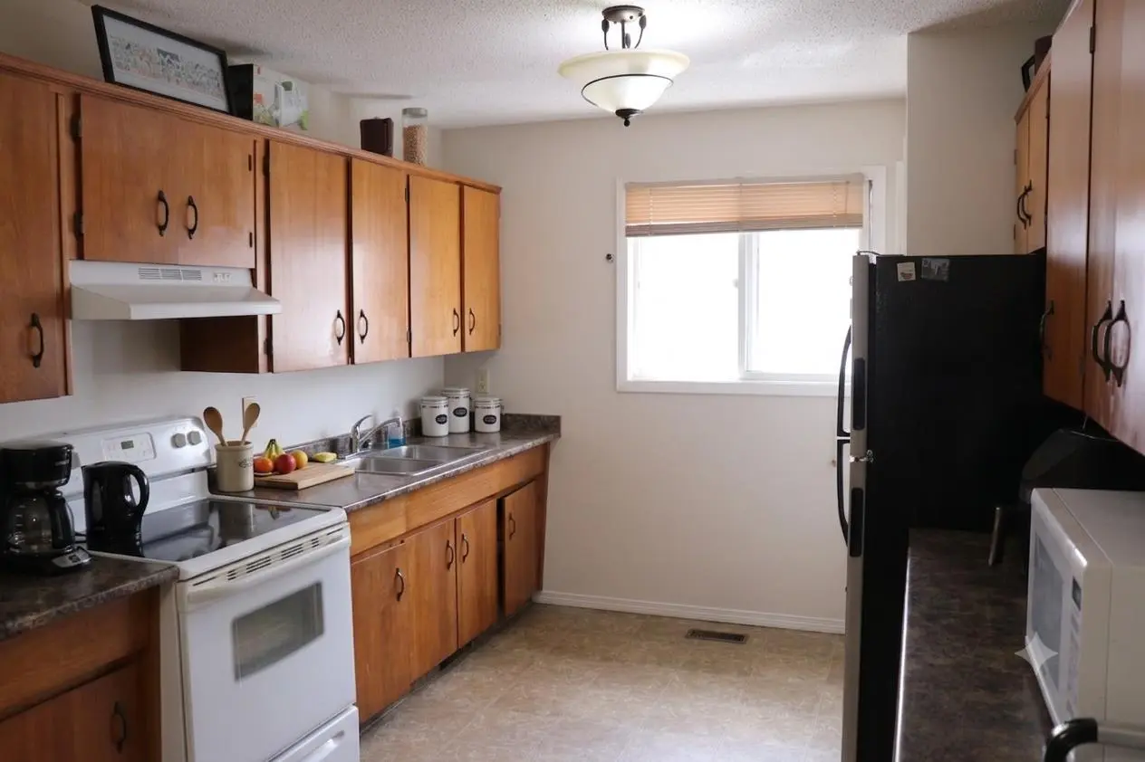 48 Jerry Potts Boulevard W