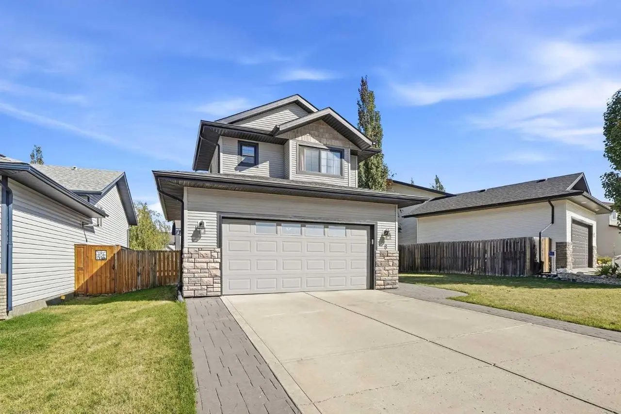 8 Irving Crescent 