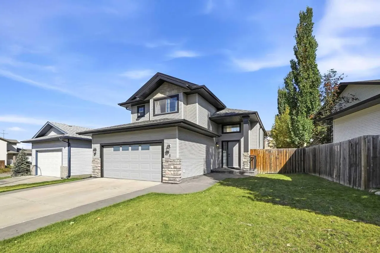 8 Irving Crescent 