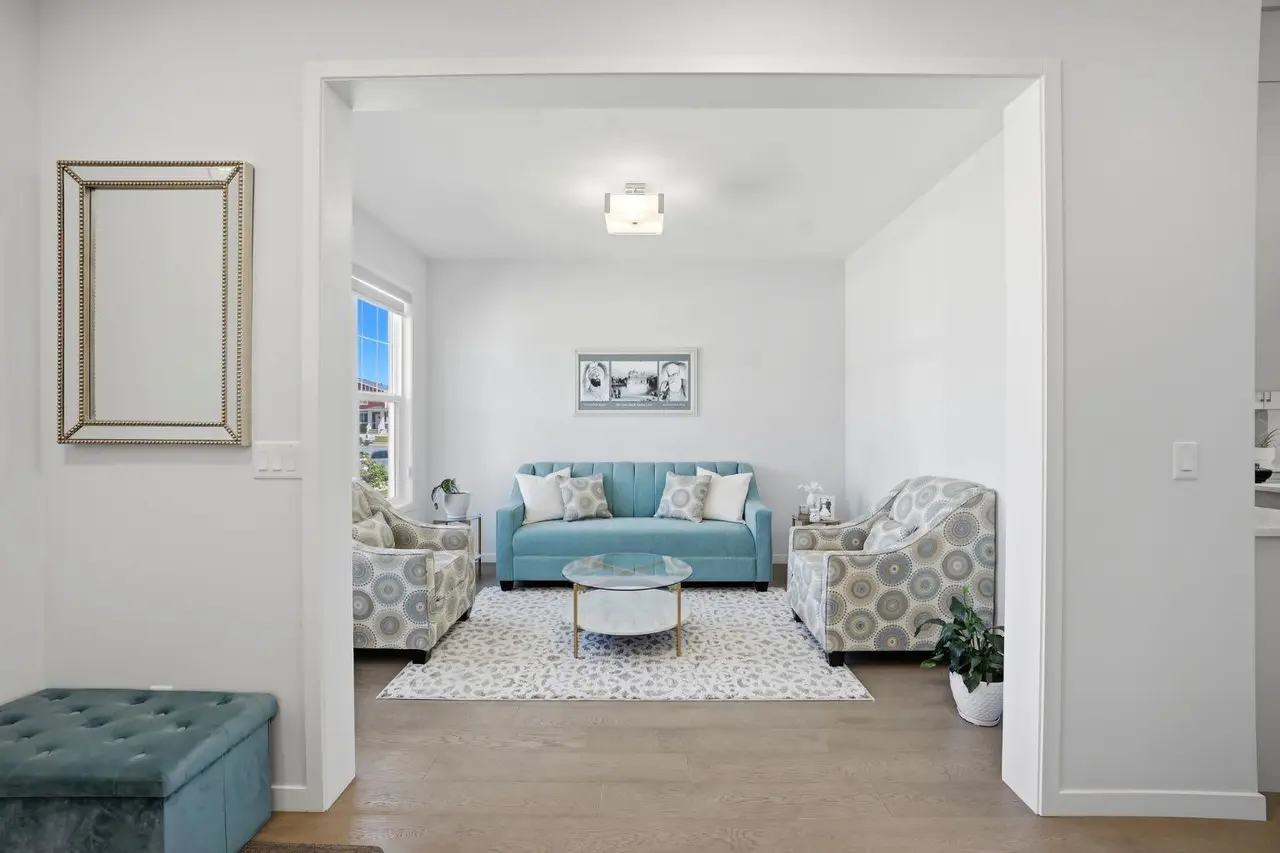 908 West Lakeview Drive 