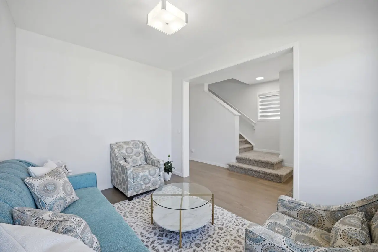 908 West Lakeview Drive 