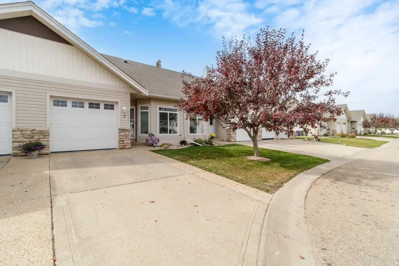 2, 939 Ramage Crescent 