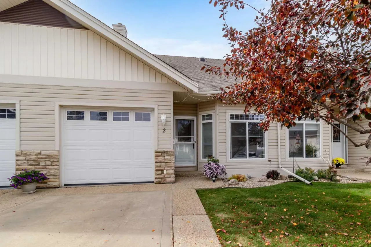 2, 939 Ramage Crescent 