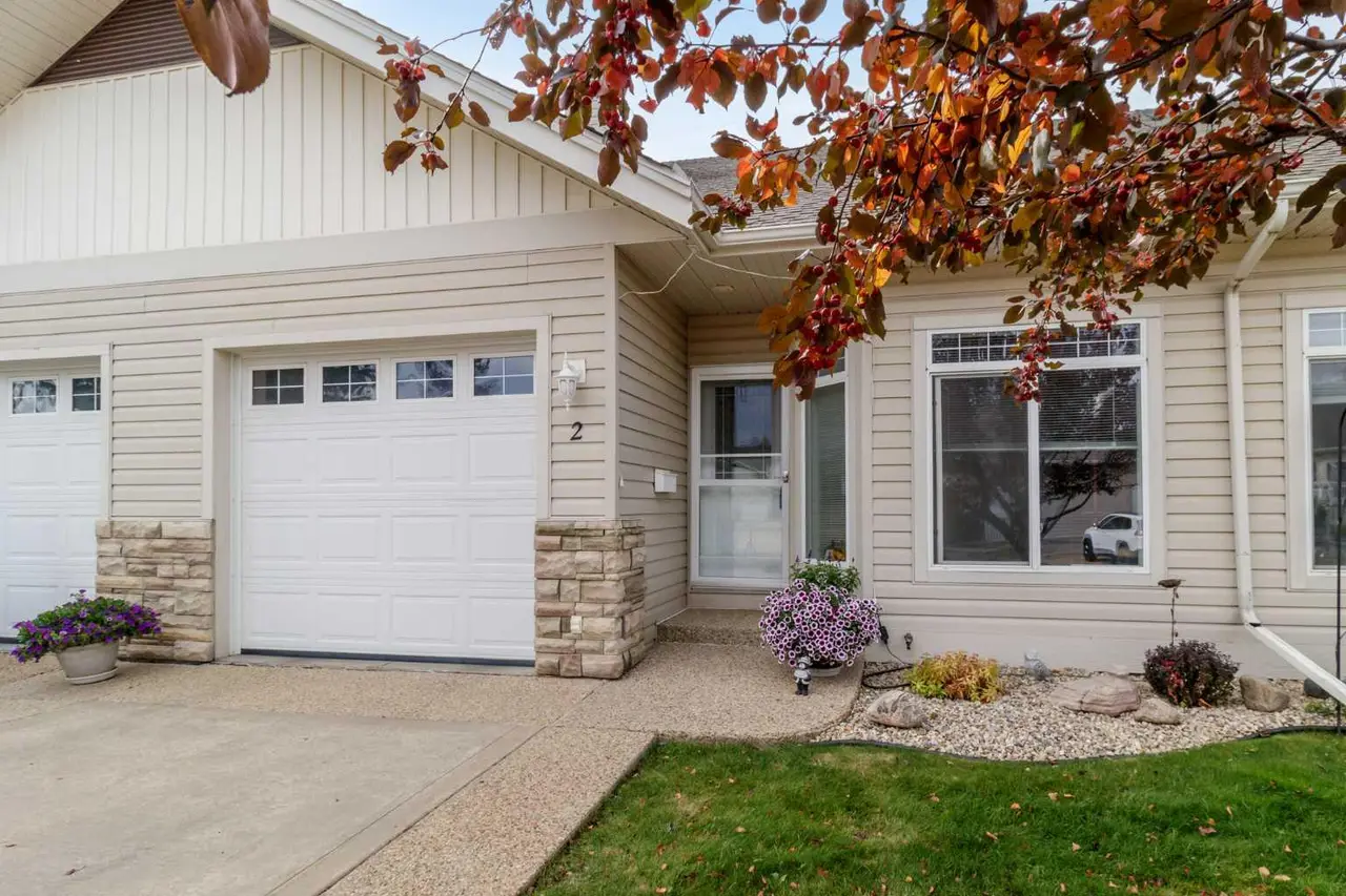 2, 939 Ramage Crescent 