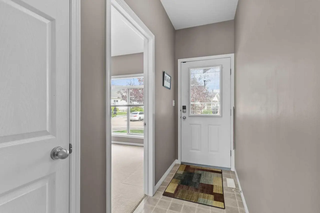 2, 939 Ramage Crescent 