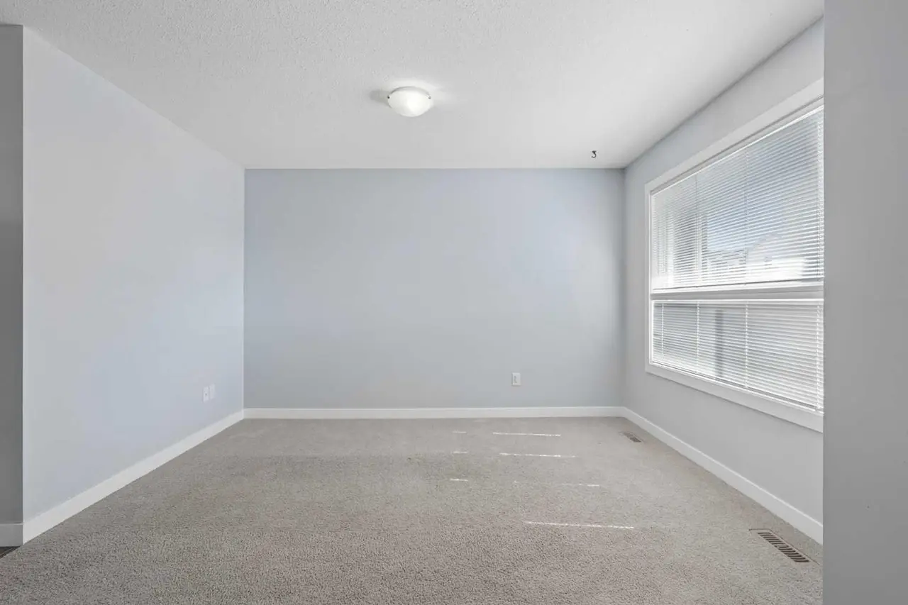 4, 237 Silkstone Road W