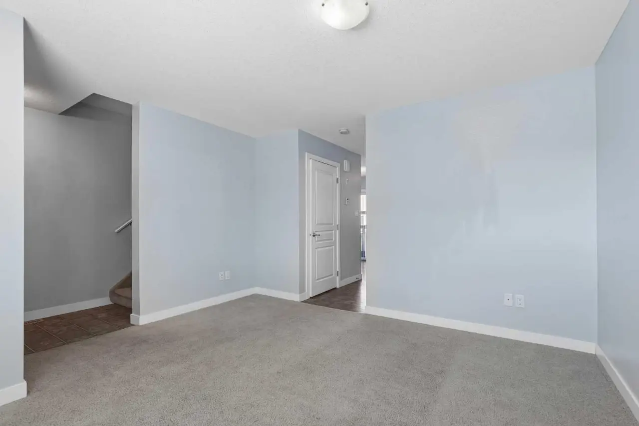 4, 237 Silkstone Road W