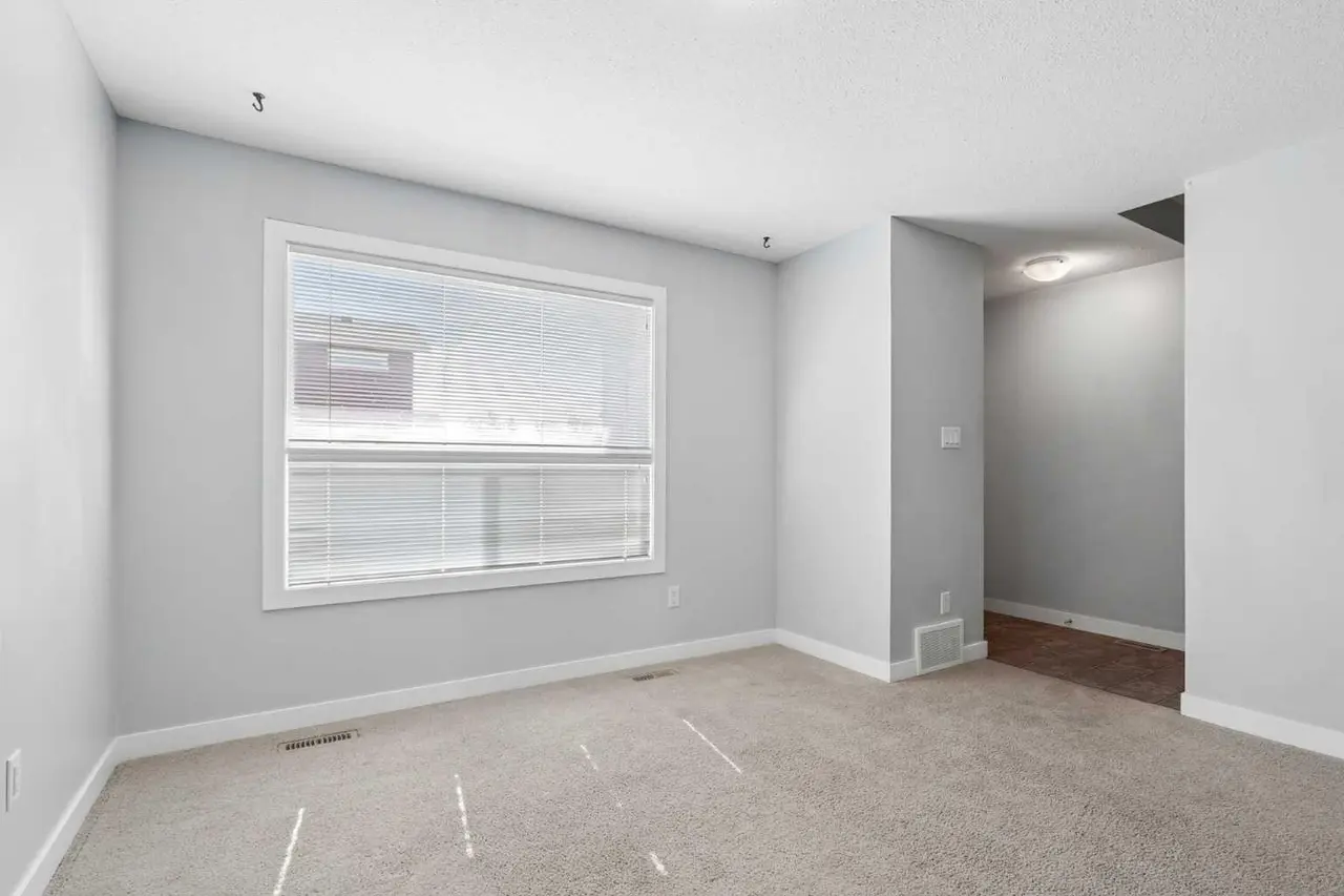 4, 237 Silkstone Road W
