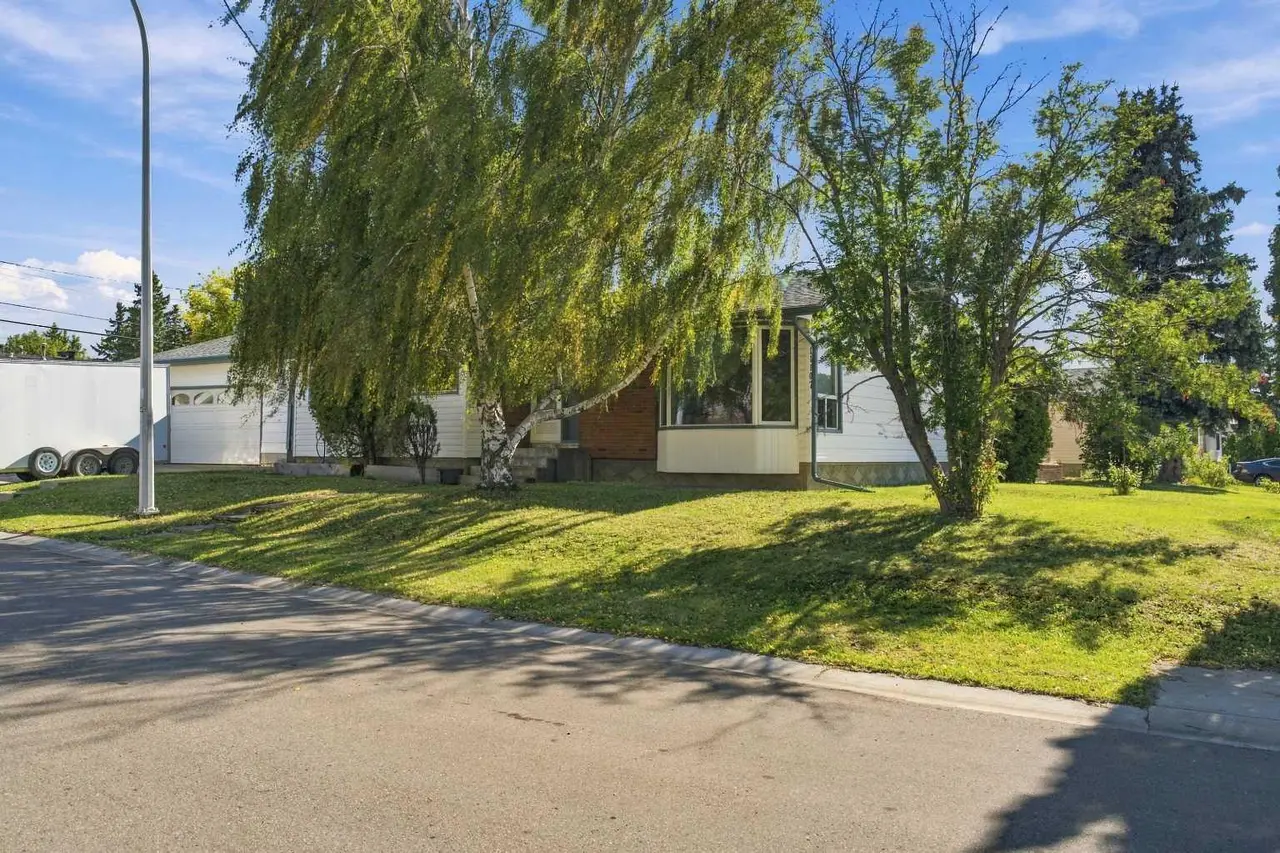 11107 94 Street 