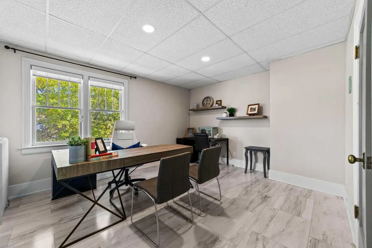 Office 3, 4802 49 Street 