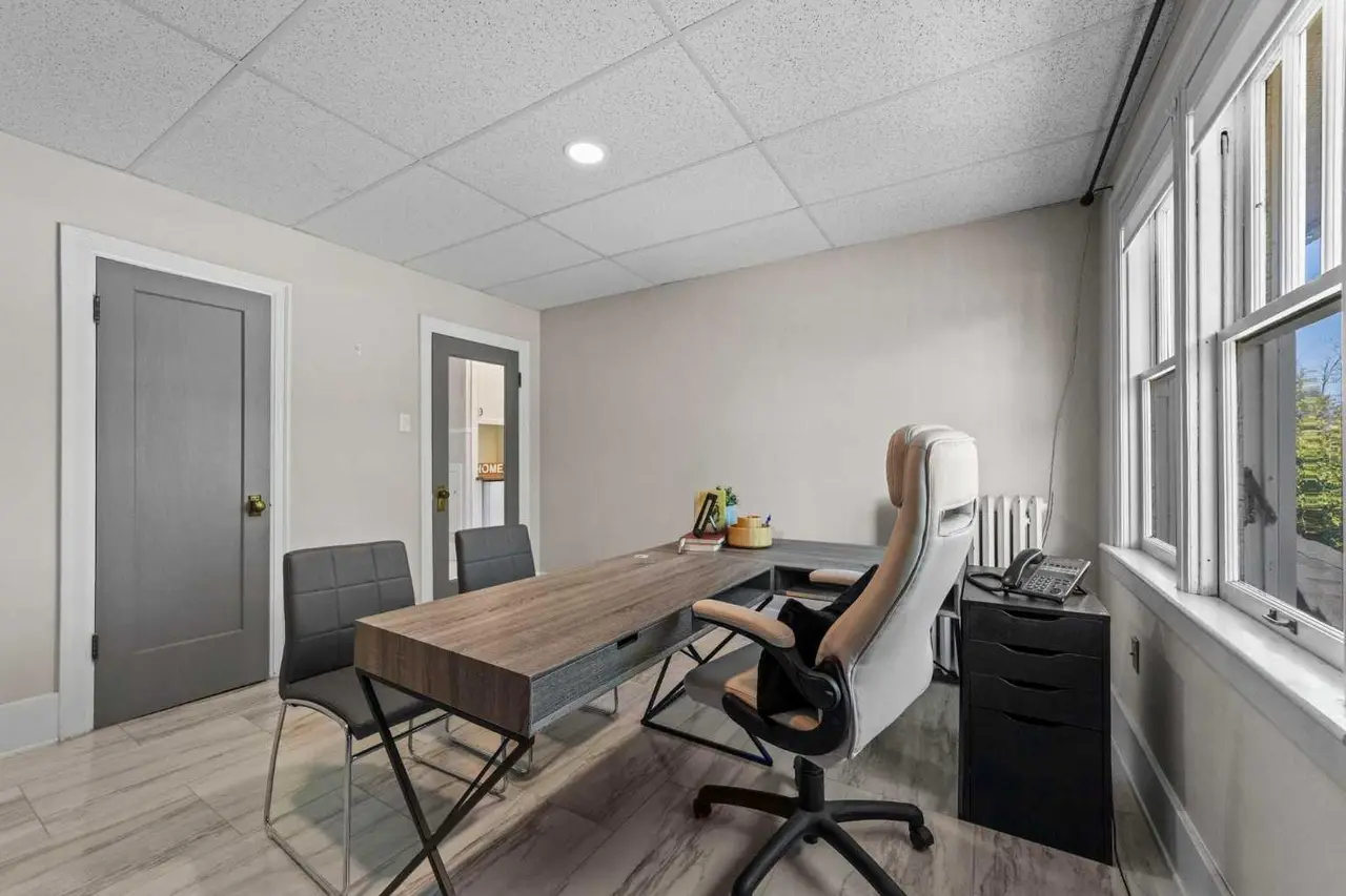 Office 3, 4802 49 Street 
