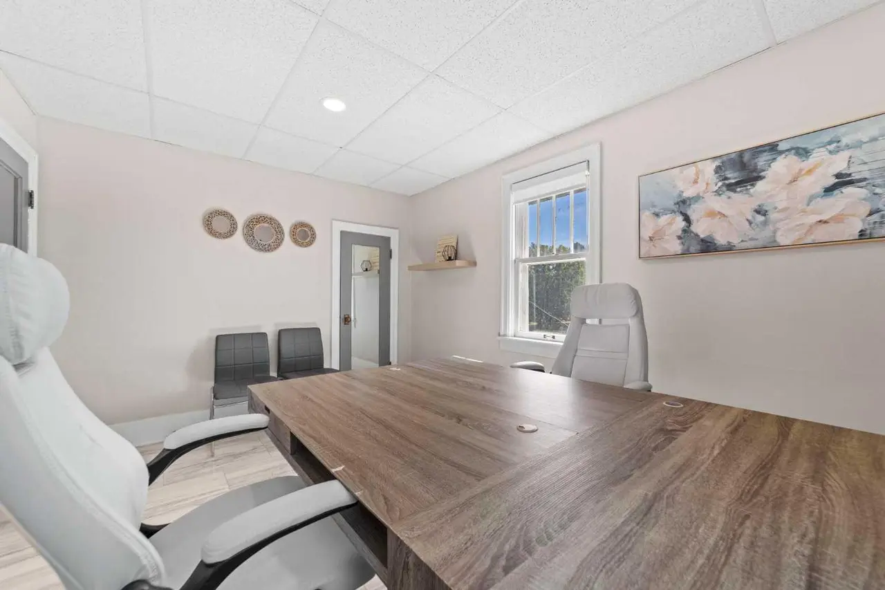 Office 4, 4802 49 Street 