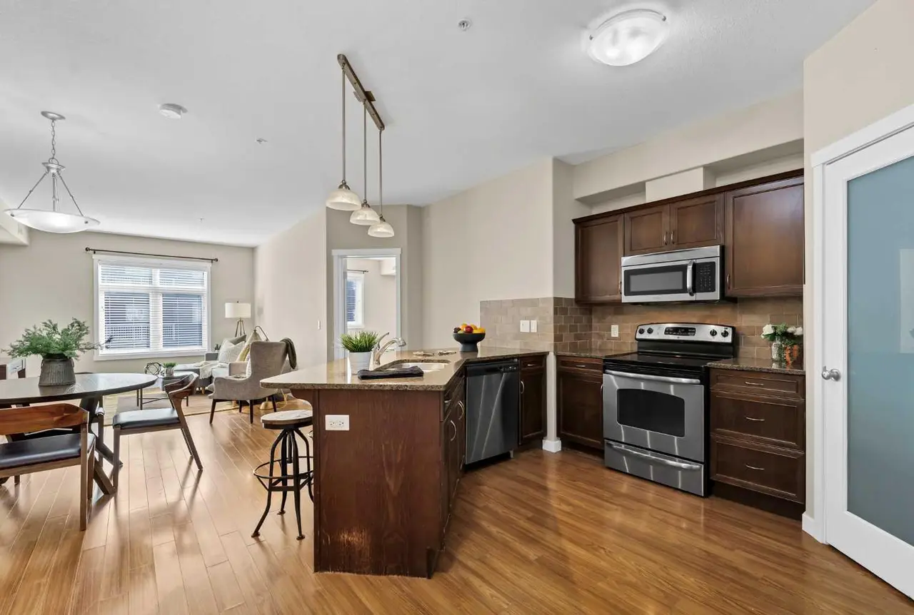 305, 19 Terrace View NE