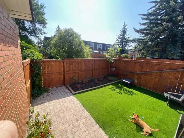 152, 330 Canterbury Drive SW