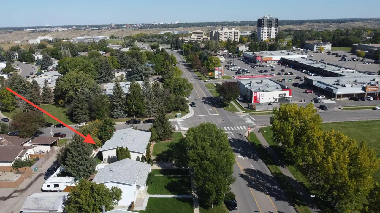 205 Columbia Boulevard W