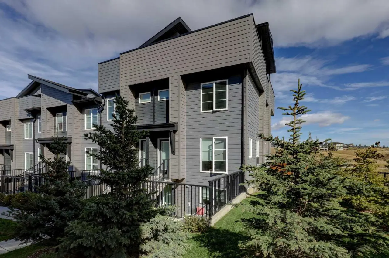 319, 260 Rowley Way NW