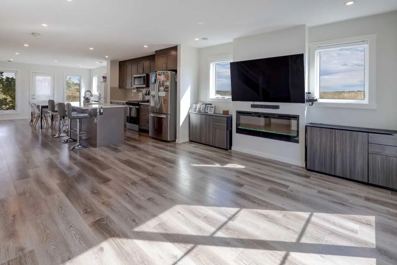 319, 260 Rowley Way NW
