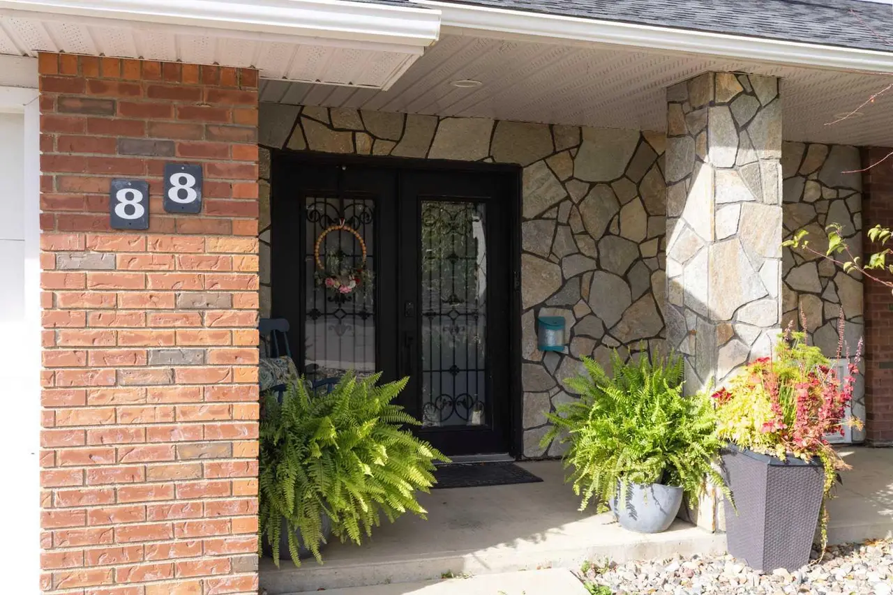 88 Cypress Way SE