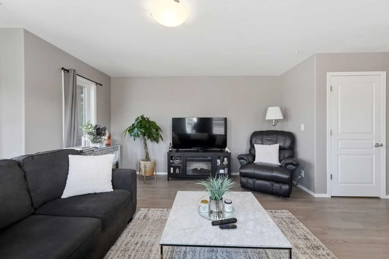 1201, 339 Viscount Drive 