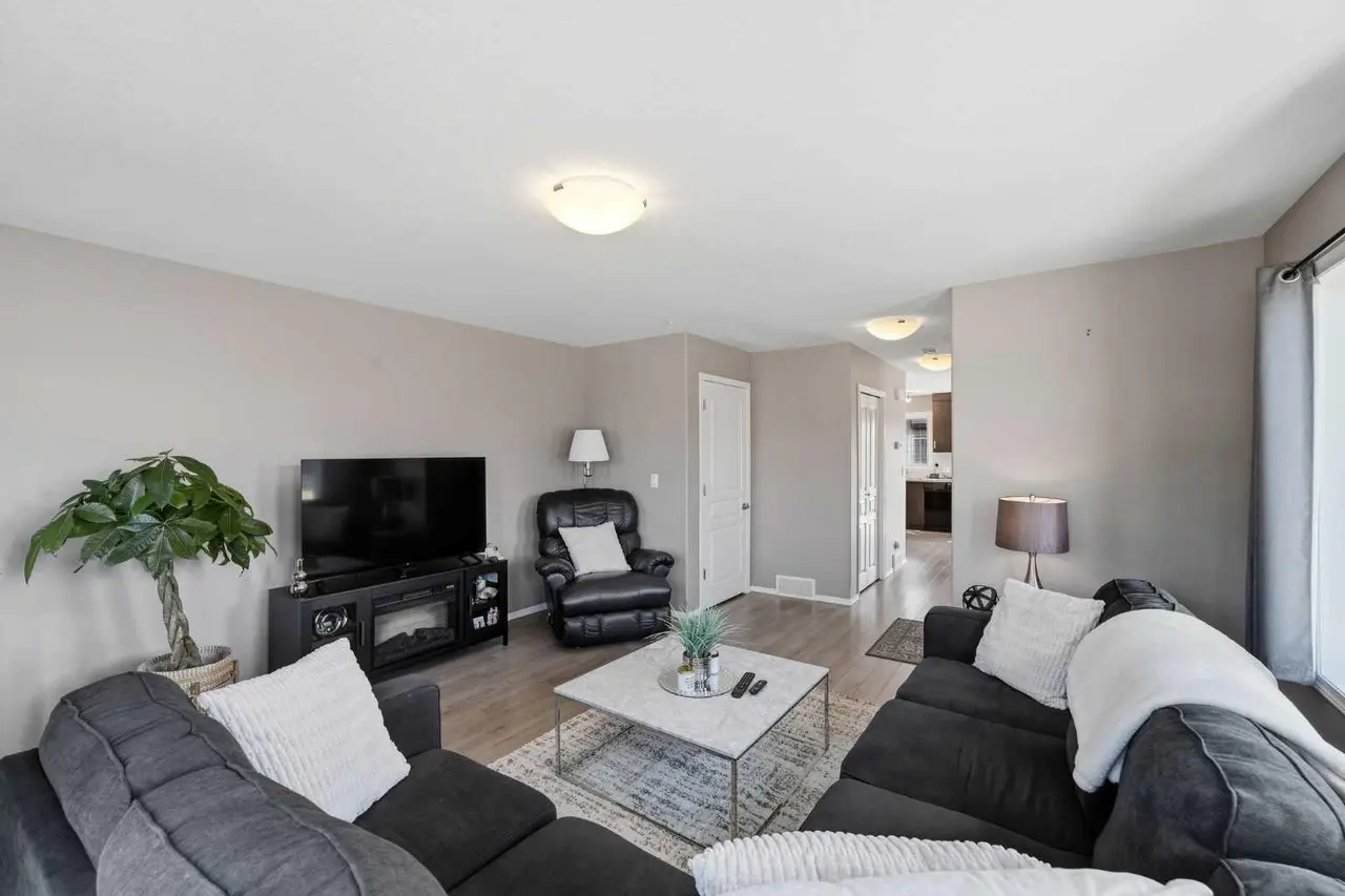 1201, 339 Viscount Drive 