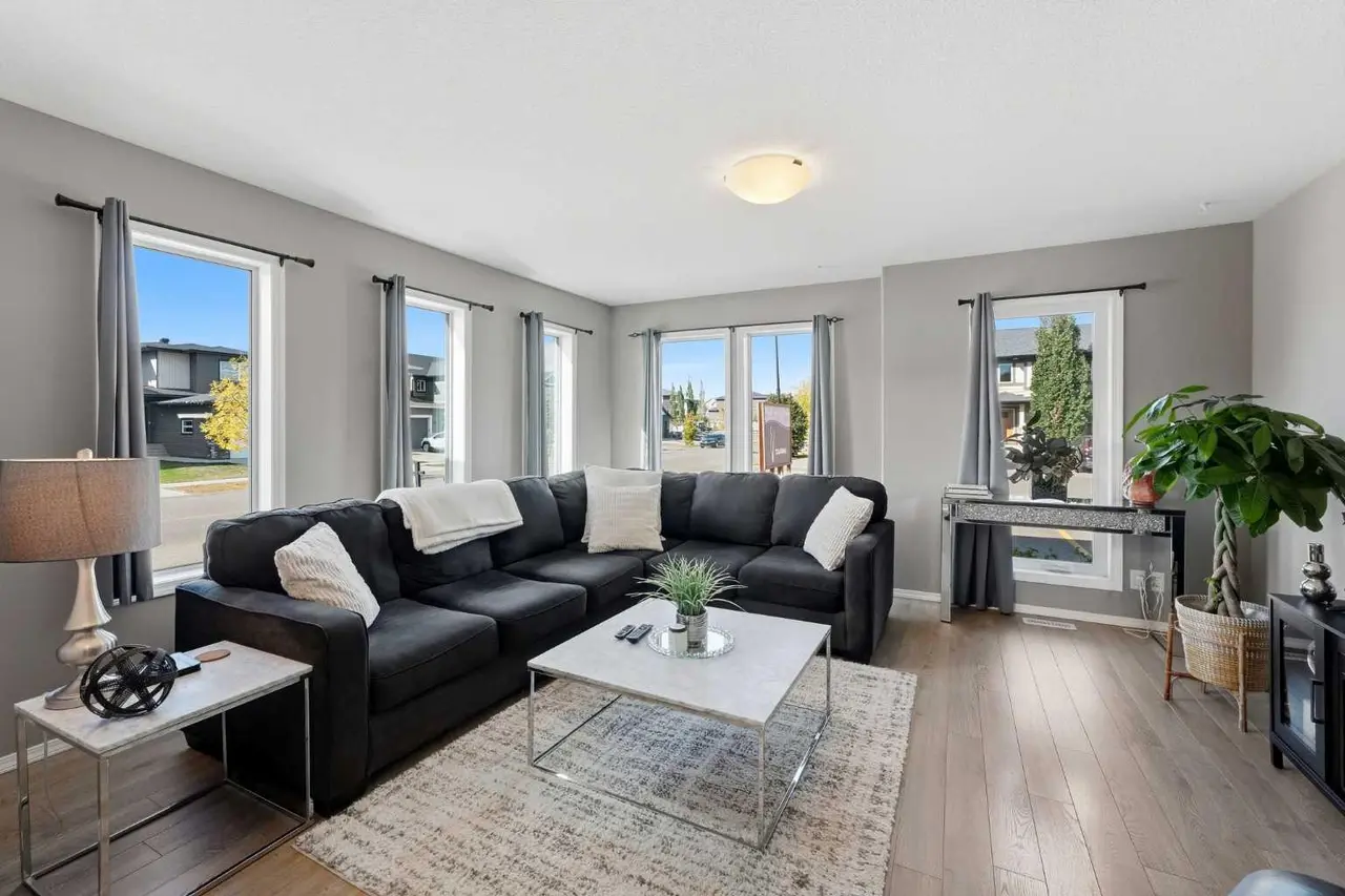 1201, 339 Viscount Drive 