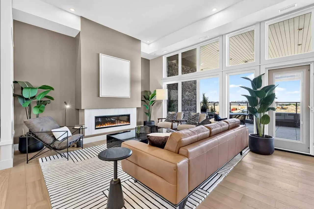302, 140 Marina Cove SE