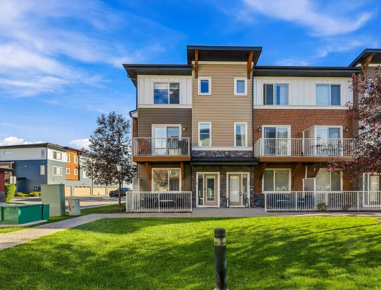 30, 111 Rainbow Falls Gate 
