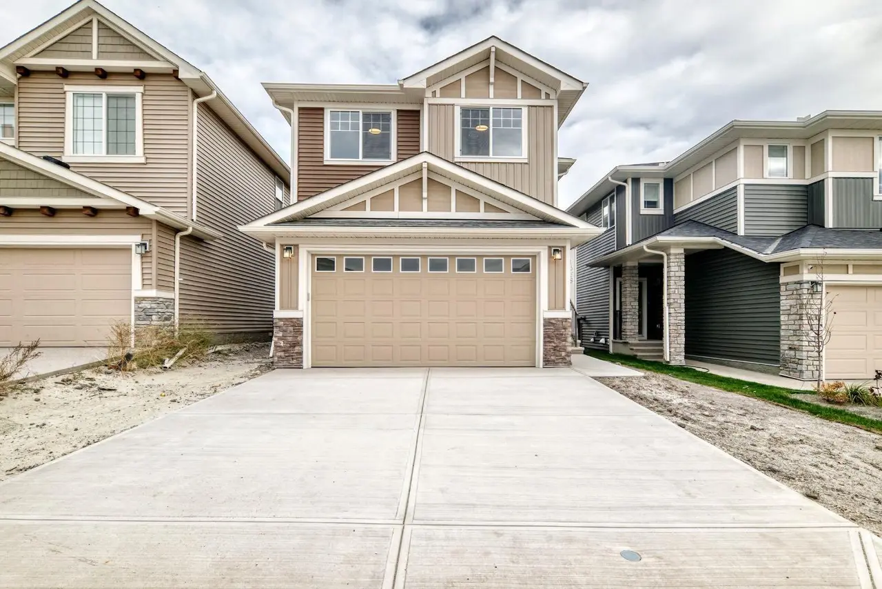 1359 Bayview Crescent SW