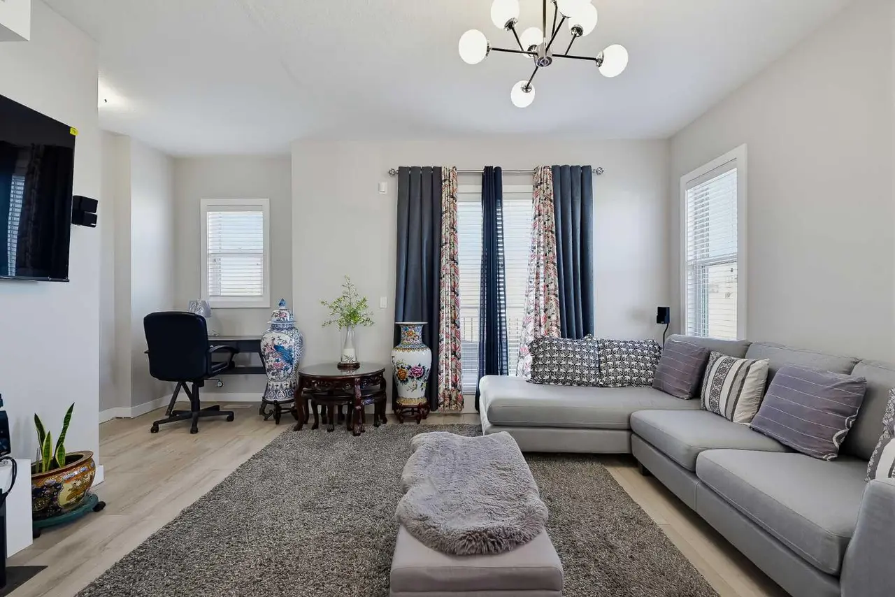 135, 30 Cornerstone Manor NE