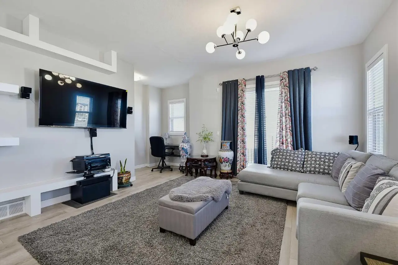 135, 30 Cornerstone Manor NE