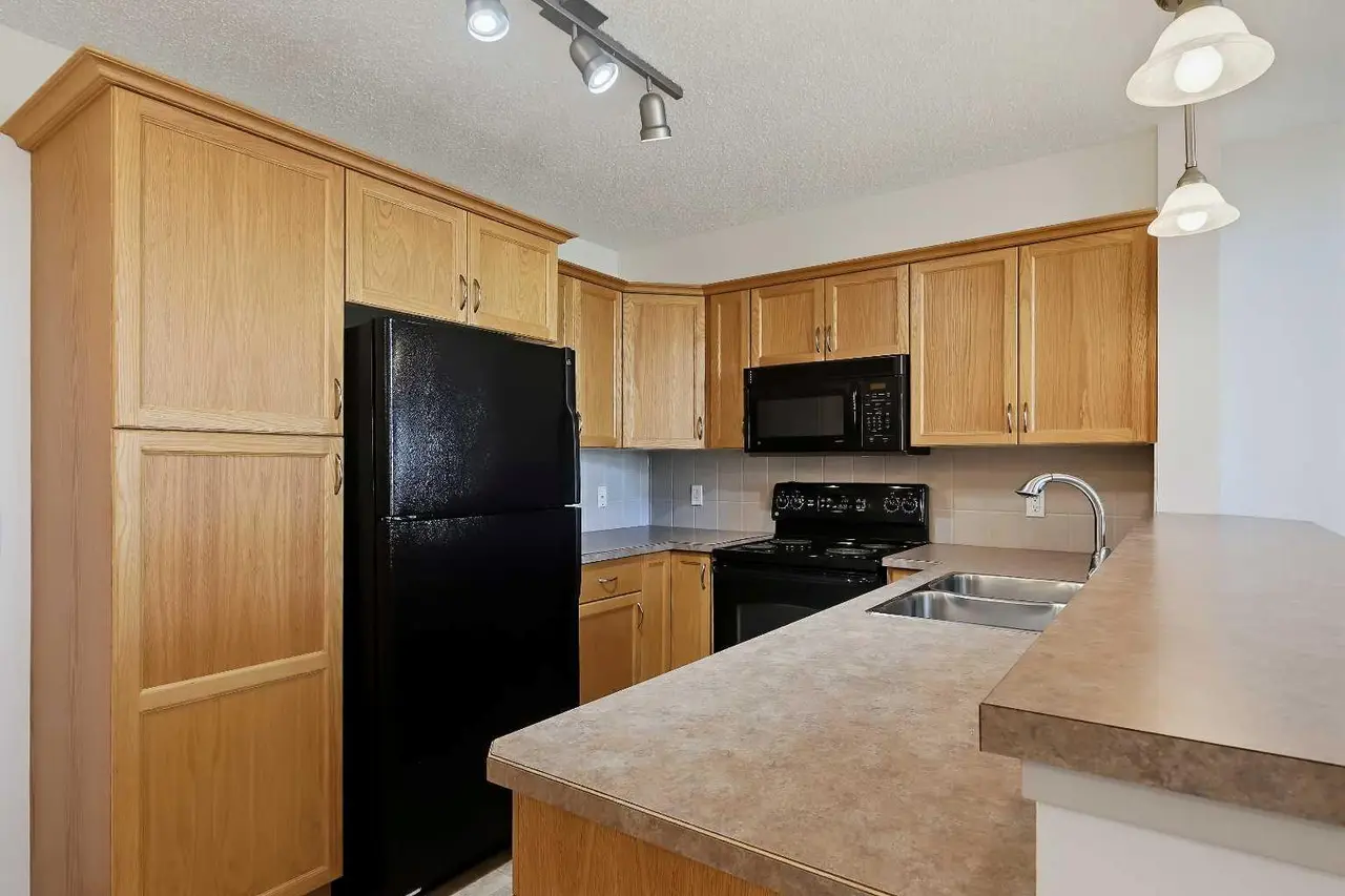 313, 380 Marina Drive 