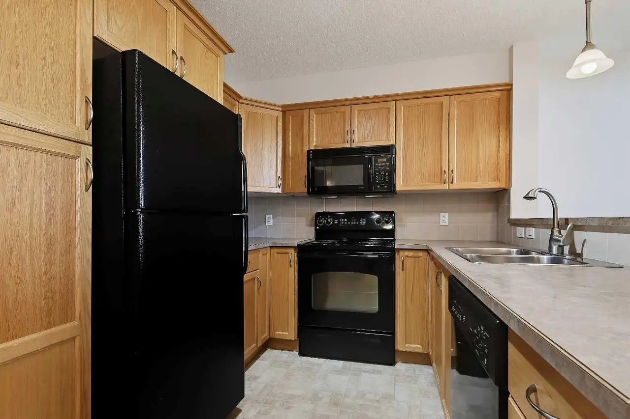 313, 380 Marina Drive 
