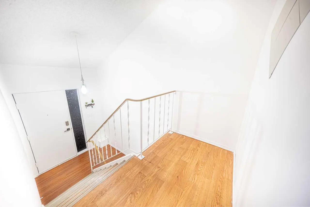 28 Whiteside Crescent 