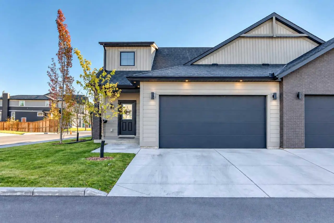 2000, 15 Coopersfield Link SW