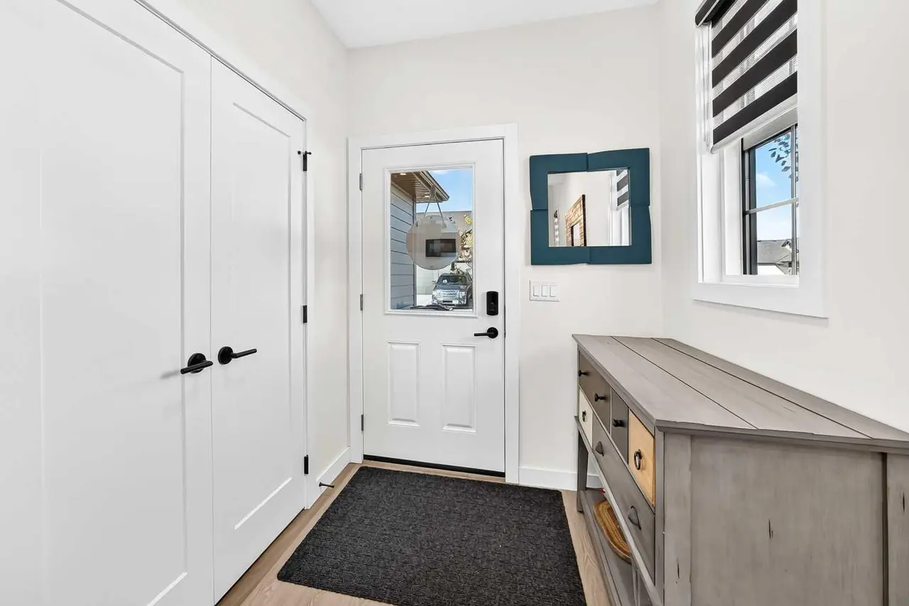 2000, 15 Coopersfield Link SW