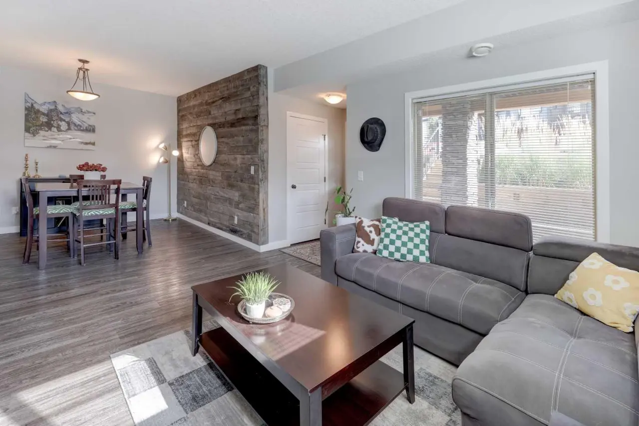 1304, 2461 Baysprings Link SW
