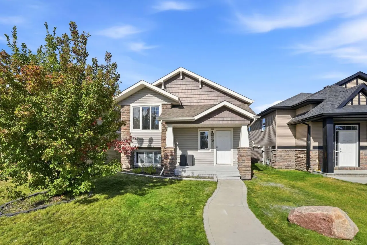 52 Castella Crescent 