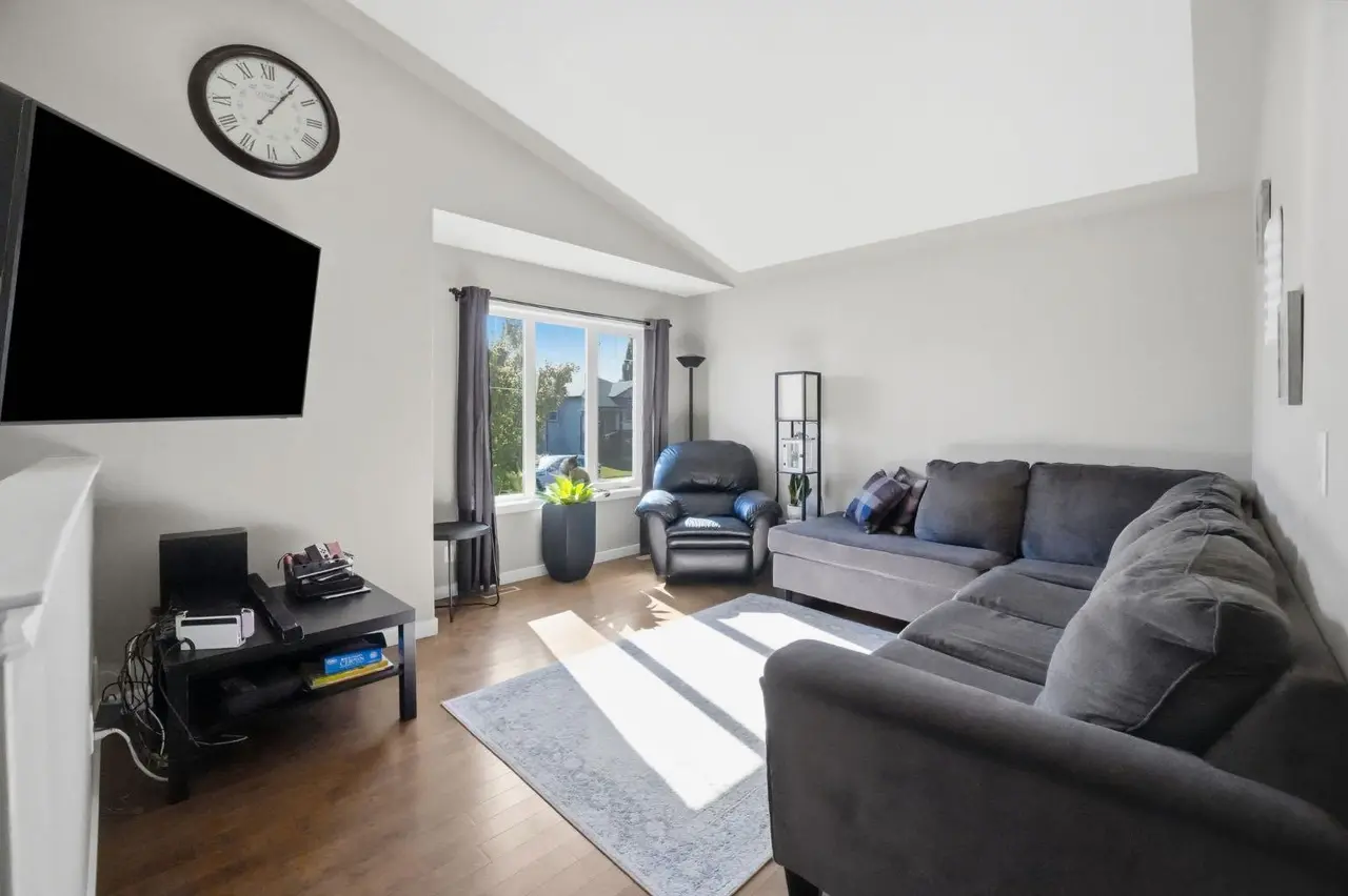 52 Castella Crescent 