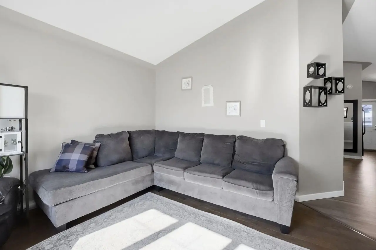 52 Castella Crescent 