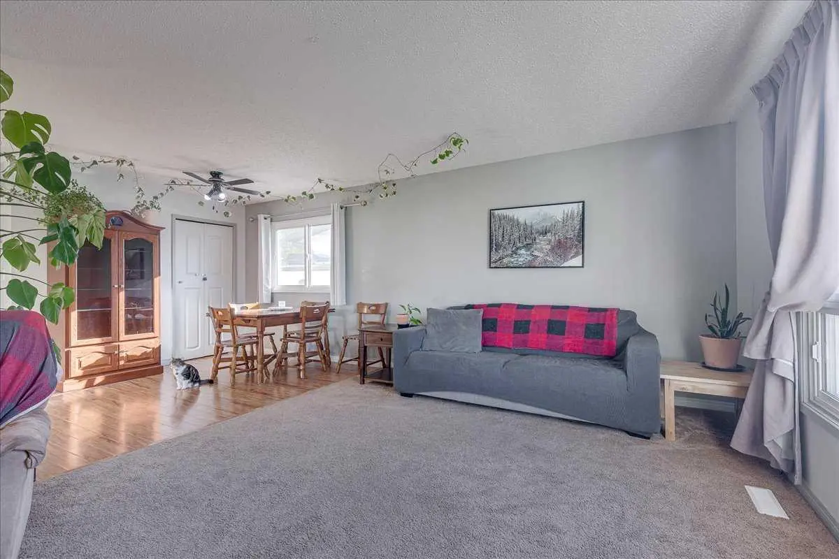18 Greenham Drive 