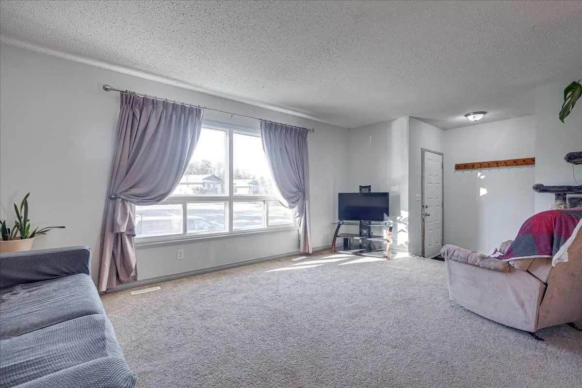 18 Greenham Drive 