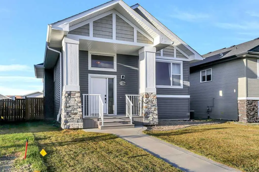 227 Livingston Close 