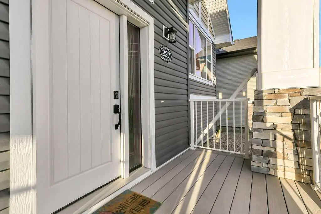 227 Livingston Close 
