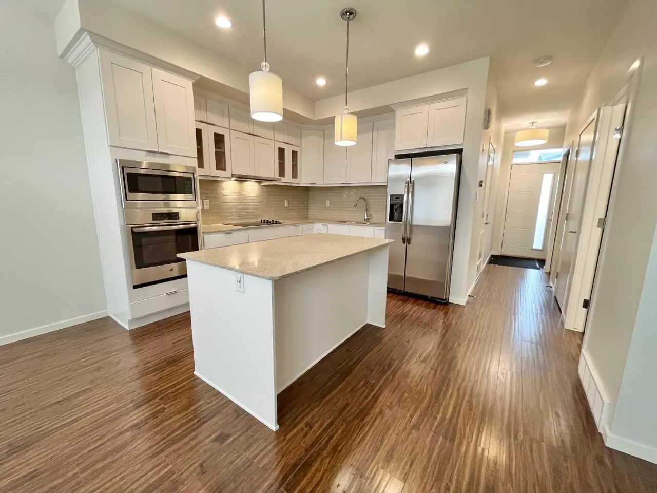 3, 430 Highlands Boulevard W